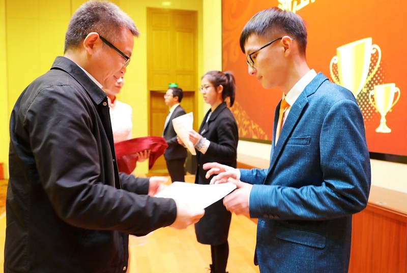 学生表彰大会303.jpg